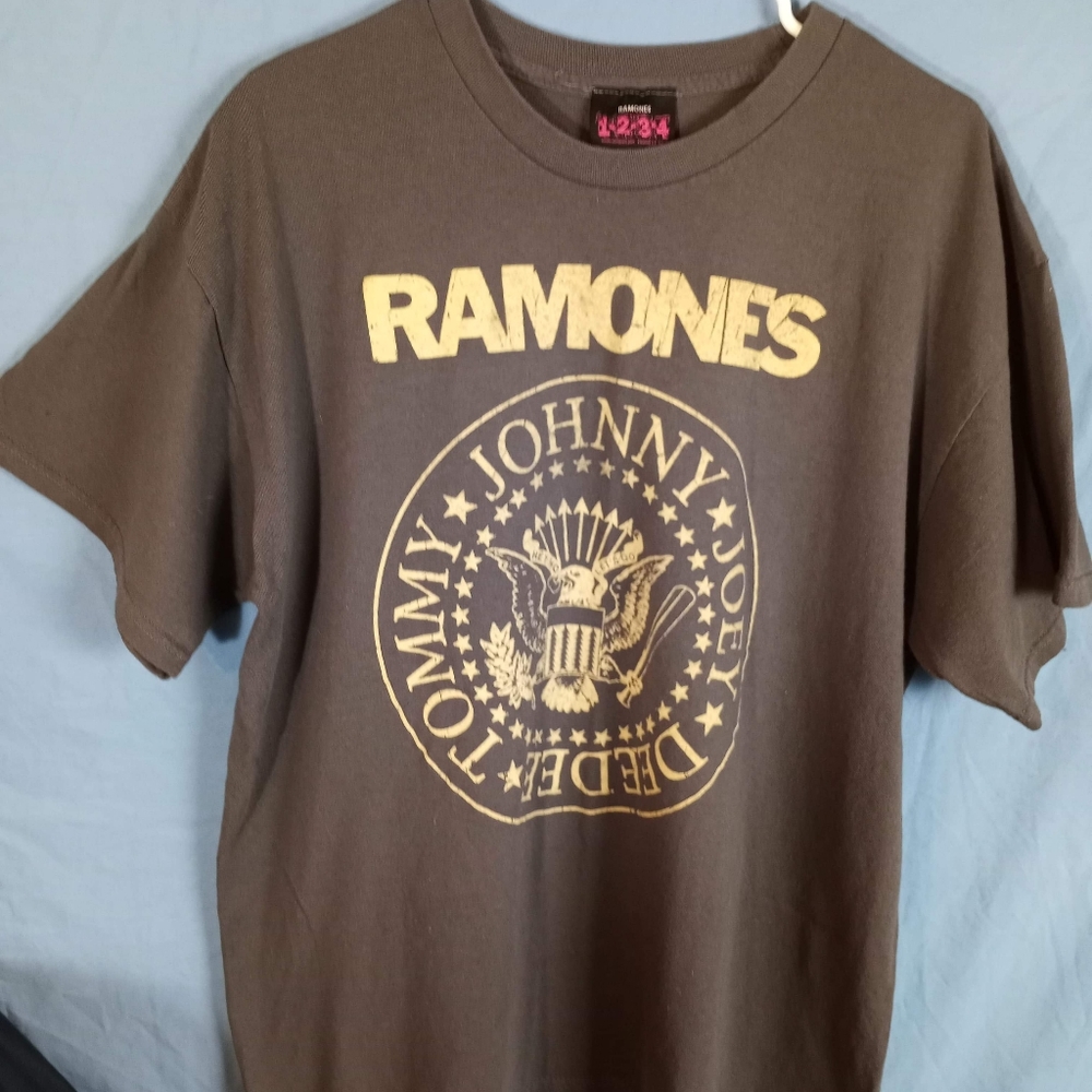 VTG 80's Ramones Band Circle Tee